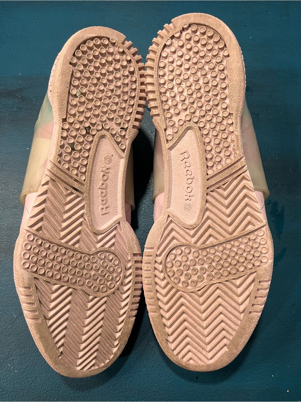 Reebok Women’s Pink and Teal Low-Top Sneakers - Picture 7 of 7